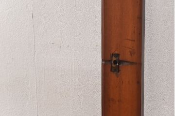 和製アンティーク　腰板ケヤキ材　味わい深い風合いの大きなガラス戸(引き戸、建具)2枚セット