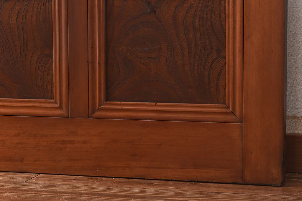 和製アンティーク　腰板ケヤキ材　味わい深い風合いの大きなガラス戸(引き戸、建具)2枚セット