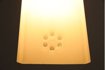 昭和レトロ　落ち着いた雰囲気を漂わせる白いシェード(電笠、天井照明、ペンダントライト)