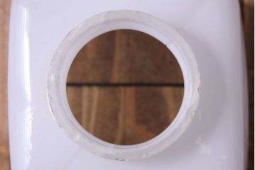 昭和レトロ　落ち着いた雰囲気を漂わせる白いシェード(電笠、天井照明、ペンダントライト)