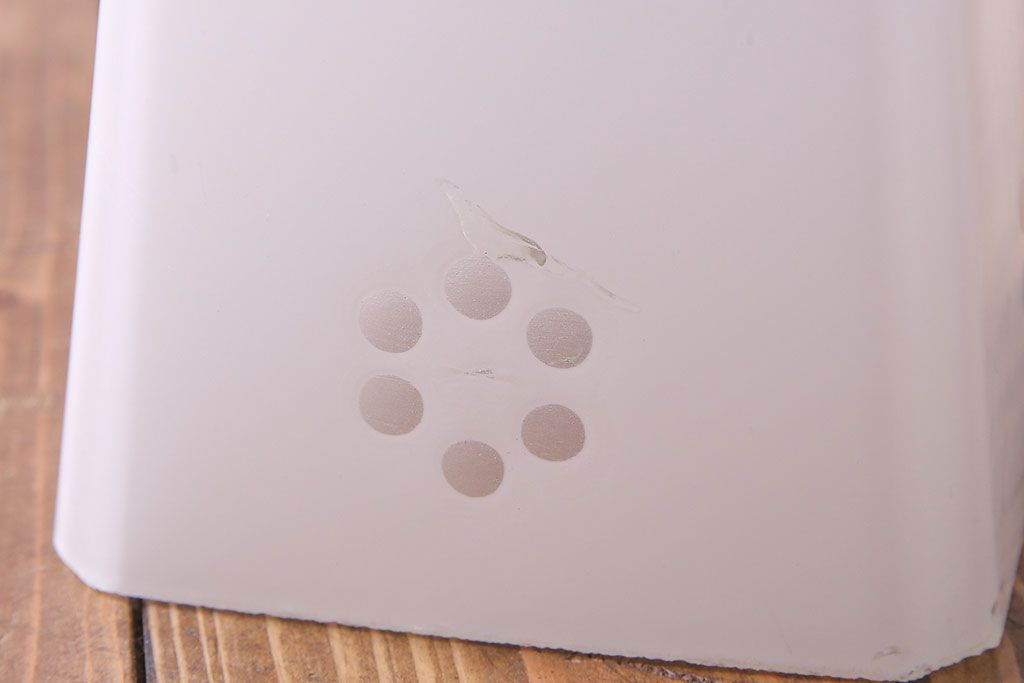 昭和レトロ　落ち着いた雰囲気を漂わせる白いシェード(電笠、天井照明、ペンダントライト)