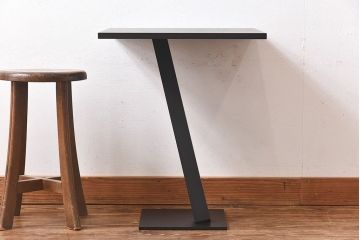 アンティーク雑貨　展示美品　Cassinaixc.社(カッシーナイクスシー)　ELEMENT 681(エレメント)　サイドテーブル(コーヒーテーブル、飾り台)(定価約19万円)