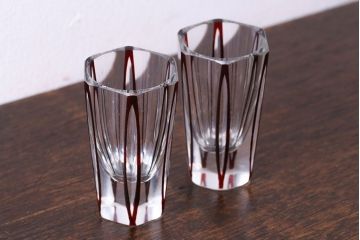 アンティーク雑貨　昭和初期　赤被せ　六角　切子ショットグラス(酒器、和食器)2個セット