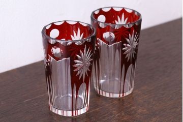 アンティーク雑貨　昭和初期　赤被せ　菊花紋　切子ショットグラス(酒器、和食器)2個セット
