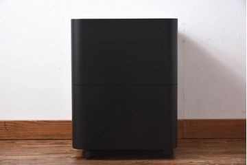 展示美品　Cassina(カッシーナ)　L40 SLED(スレッド)　サイドテーブル(ドロワー)(定価約19万円)