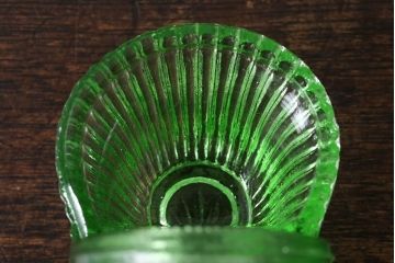 アンティーク雑貨　ウランガラス製の小さなバスケット(小物入れ)