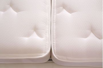 展示美品　Cassinaixc.社(カッシーナイクスシー)　L26　VOLAGE(ヴォラージュ)ベッド(定価約150万円)