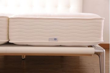 展示美品　Cassinaixc.社(カッシーナイクスシー)　L26　VOLAGE(ヴォラージュ)ベッド(定価約150万円)
