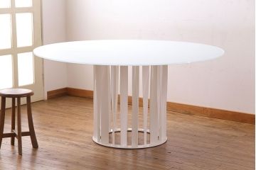 展示美品　Cassina(カッシーナ)　BOBOLI(ボボリ)　デザイン性の高いラウンドテーブル(ダイニングテーブル)(定価約96万円)