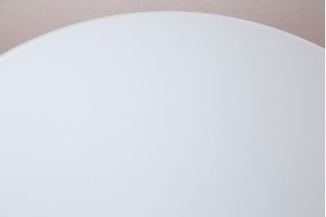 展示美品　Cassina(カッシーナ)　BOBOLI(ボボリ)　デザイン性の高いラウンドテーブル(ダイニングテーブル)(定価約96万円)