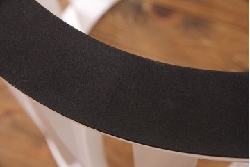 展示美品　Cassina(カッシーナ)　BOBOLI(ボボリ)　デザイン性の高いラウンドテーブル(ダイニングテーブル)(定価約96万円)