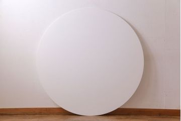 展示美品　Cassina(カッシーナ)　BOBOLI(ボボリ)　デザイン性の高いラウンドテーブル(ダイニングテーブル)(定価約96万円)