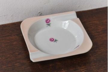 アンティーク雑貨　ノリタケ(日陶・則武)小さなバラが描かれたレトロな雰囲気が魅力の灰皿
