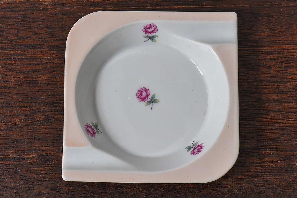 アンティーク雑貨　ノリタケ(日陶・則武)小さなバラが描かれたレトロな雰囲気が魅力の灰皿