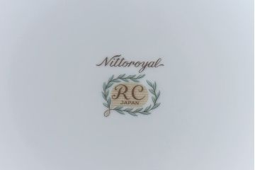 アンティーク雑貨　ノリタケ(日陶)優しい色合い レトロな雰囲気が漂う灰皿