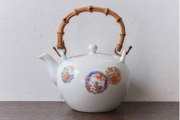 アンティーク雑貨　中古　オールドノリタケ(日陶・則武)色鮮やかな花紋が愛らしい急須