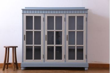 ヴィンテージ家具　ビンテージ　丸脚が愛らしいペイント収納棚(ガラスケース、ショーケース、飾り棚、キャビネット)