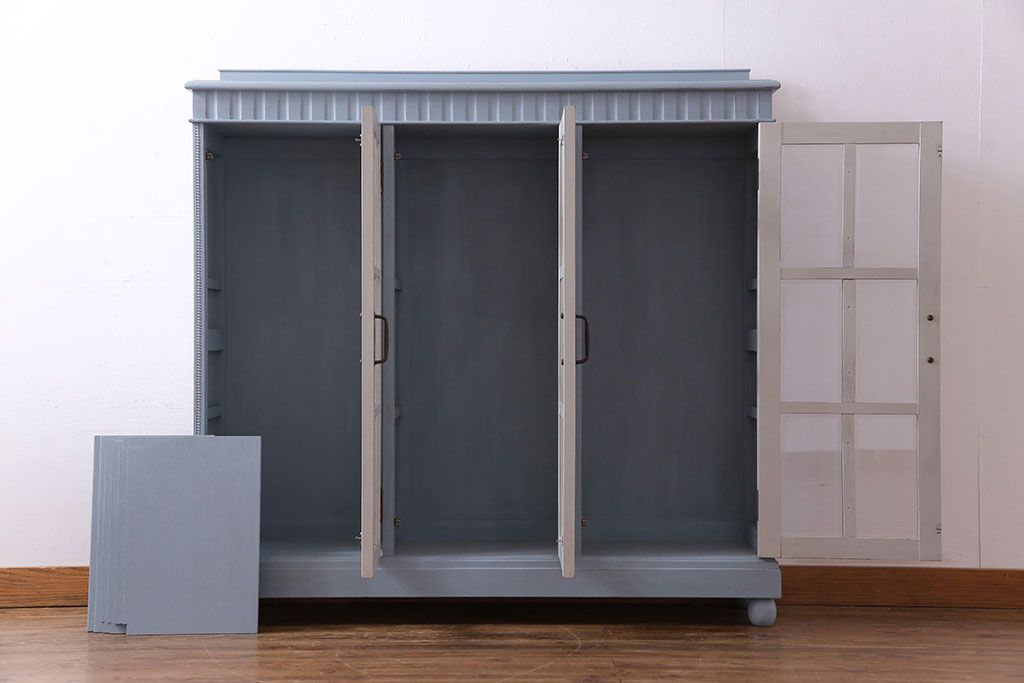 ヴィンテージ家具　ビンテージ　丸脚が愛らしいペイント収納棚(ガラスケース、ショーケース、飾り棚、キャビネット)