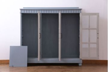 ヴィンテージ家具　ビンテージ　丸脚が愛らしいペイント収納棚(ガラスケース、ショーケース、飾り棚、キャビネット)