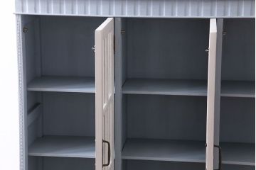 ヴィンテージ家具　ビンテージ　丸脚が愛らしいペイント収納棚(ガラスケース、ショーケース、飾り棚、キャビネット)