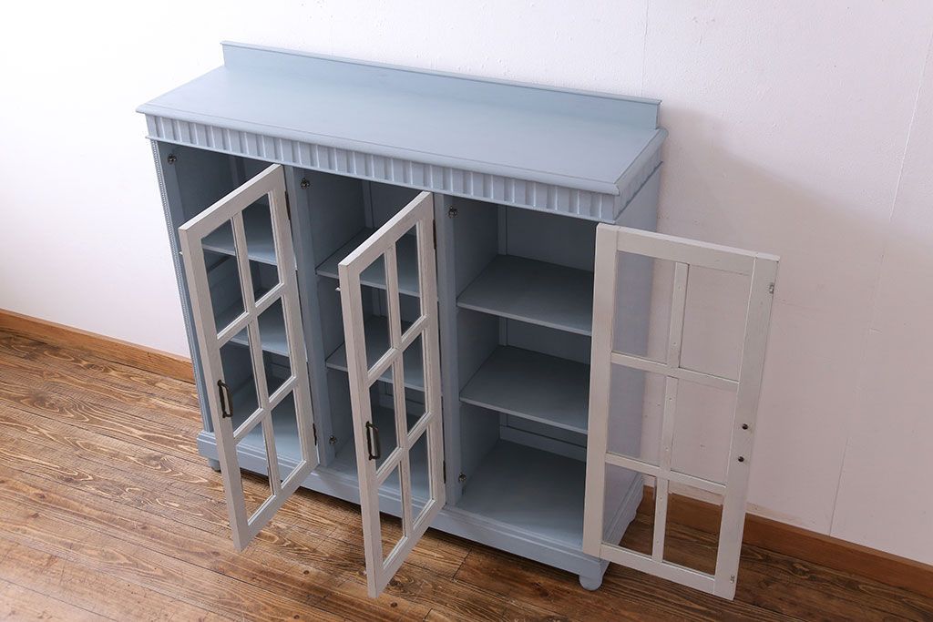 ヴィンテージ家具　ビンテージ　丸脚が愛らしいペイント収納棚(ガラスケース、ショーケース、飾り棚、キャビネット)