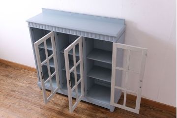 ヴィンテージ家具　ビンテージ　丸脚が愛らしいペイント収納棚(ガラスケース、ショーケース、飾り棚、キャビネット)