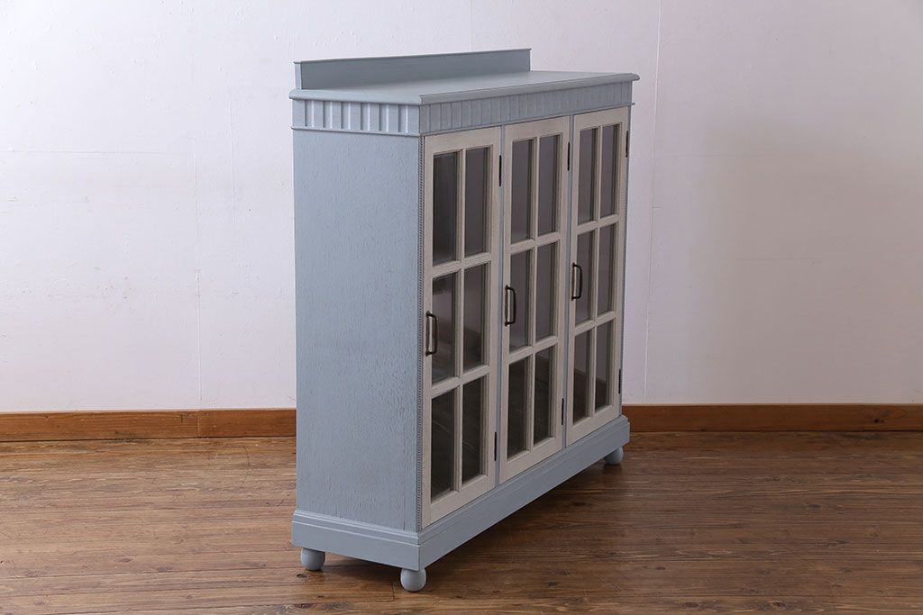 ヴィンテージ家具　ビンテージ　丸脚が愛らしいペイント収納棚(ガラスケース、ショーケース、飾り棚、キャビネット)