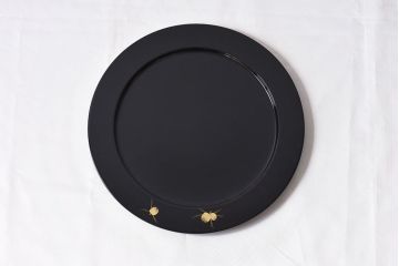 輪島塗　箱付　松ぼっくり　沈金蒔絵　上品な干菓子器(漆器、和食器)2枚セット