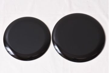 輪島塗　箱付　松ぼっくり　沈金蒔絵　上品な干菓子器(漆器、和食器)2枚セット