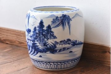 アンティーク雑貨　昭和期　山水図　藍色の濃淡が美しい瀬戸火鉢(鉢カバー)(1)