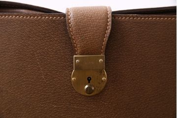 アンティーク雑貨　オールドグッチ(GUCCI)　箱型のデザインがおしゃれなバッグ(鞄)