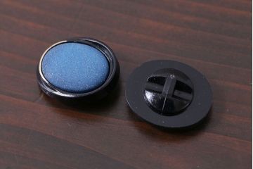 アンティーク雑貨　ビンテージ　楕円の黒枠が個性的なボタンセット