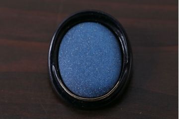 アンティーク雑貨　ビンテージ　楕円の黒枠が個性的なボタンセット