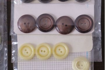 アンティーク雑貨　ビンテージ　シンプルな形のボタンセット