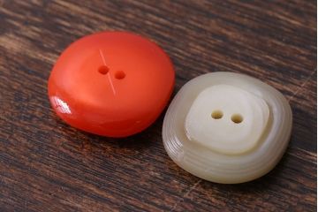 アンティーク雑貨　ビンテージ　素朴な色味のスクエアボタンセット