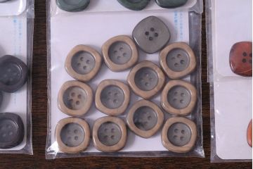 アンティーク雑貨　ビンテージ　ほっこりした秋色カラーが魅力!大き目のボタンセット