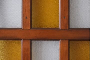 【U様ご成約分】和製アンティーク　色ガラスと木の質感が魅力　レトロなドア(ガラス扉、木製扉)