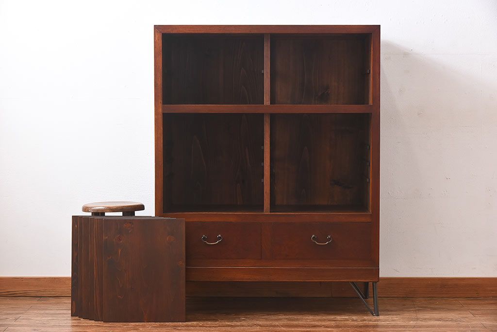 レトロ家具　和製アンティーク　前面ケヤキ材　人気のモールガラスが入ったレトロな収納棚(戸棚、本箱、ブックケース)