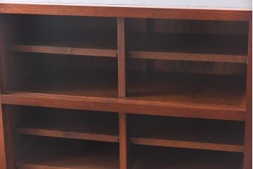 レトロ家具　和製アンティーク　前面ケヤキ材　人気のモールガラスが入ったレトロな収納棚(戸棚、本箱、ブックケース)