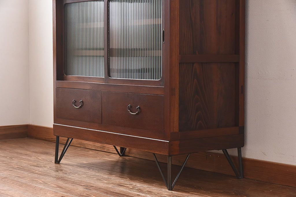 レトロ家具　和製アンティーク　前面ケヤキ材　人気のモールガラスが入ったレトロな収納棚(戸棚、本箱、ブックケース)