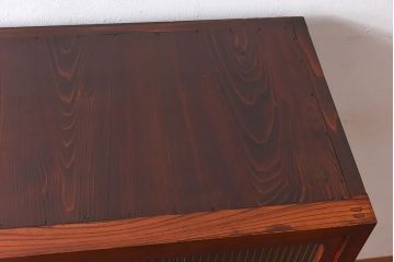 レトロ家具　和製アンティーク　前面ケヤキ材　人気のモールガラスが入ったレトロな収納棚(戸棚、本箱、ブックケース)