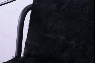 中古　Cassina(カッシーナ)　ル・コルビュジエ　黒・仔牛毛皮　LC1スリングチェア(アームチェア、椅子)(定価約42万円)