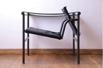 中古　Cassina(カッシーナ)　ル・コルビュジエ　黒・仔牛毛皮　LC1スリングチェア(アームチェア、椅子)(定価約42万円)