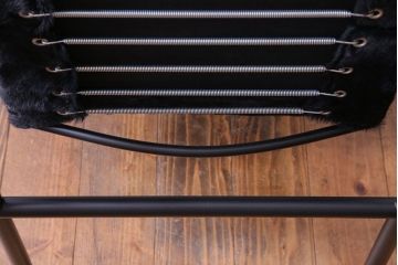 中古　Cassina(カッシーナ)　ル・コルビュジエ　黒・仔牛毛皮　LC1スリングチェア(アームチェア、椅子)(定価約42万円)