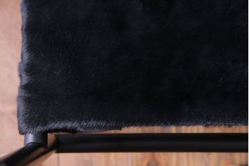 中古　Cassina(カッシーナ)　ル・コルビュジエ　黒・仔牛毛皮　LC1スリングチェア(アームチェア、椅子)(定価約42万円)