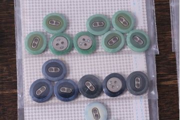 アンティーク雑貨　レトロなカラーが集まったビンテージボタンセット(1)