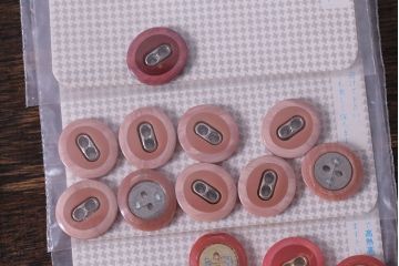 アンティーク雑貨　レトロなカラーが集まったビンテージボタンセット(1)