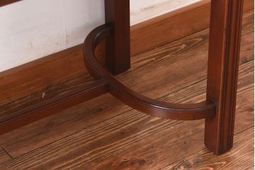 アンティーク家具　イギリスアンティーク　マホガニー　細かな引き出しが魅力の薄型コンソールテーブル(サイドテーブル)