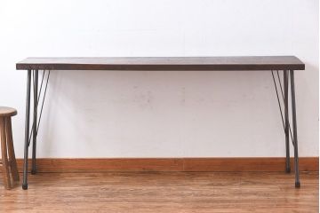 アンティーク家具　和製アンティーク　古材一枚板使用　シンプルなデザインが魅力の鉄脚テーブル(コンソールテーブル)