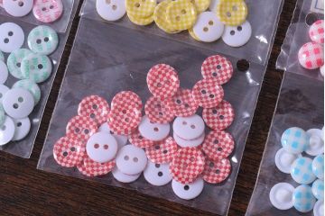 アンティーク雑貨　ビンテージ　レトロポップなデザインのボタンセット